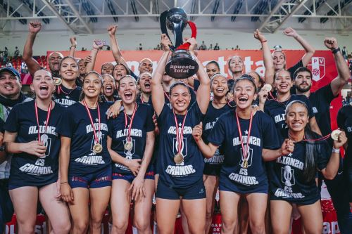 Revive las emocionantes imágenes del campeonato de voleibol obtenido por Alianza Lima luego de 31 años