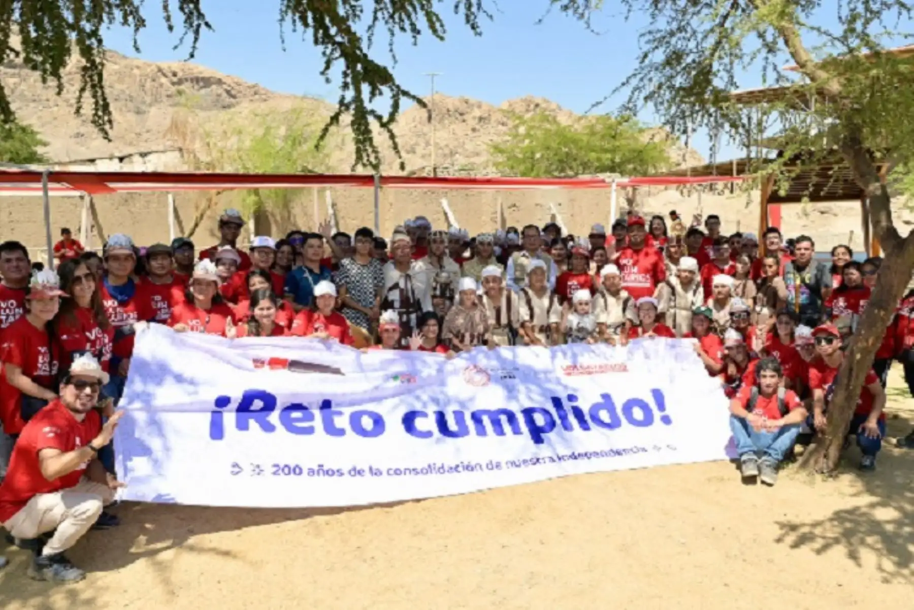 Esta limpieza a un sitio arqueológico es la primera del año en la que participan los voluntarios del Proyecto Especial Bicentenario.
