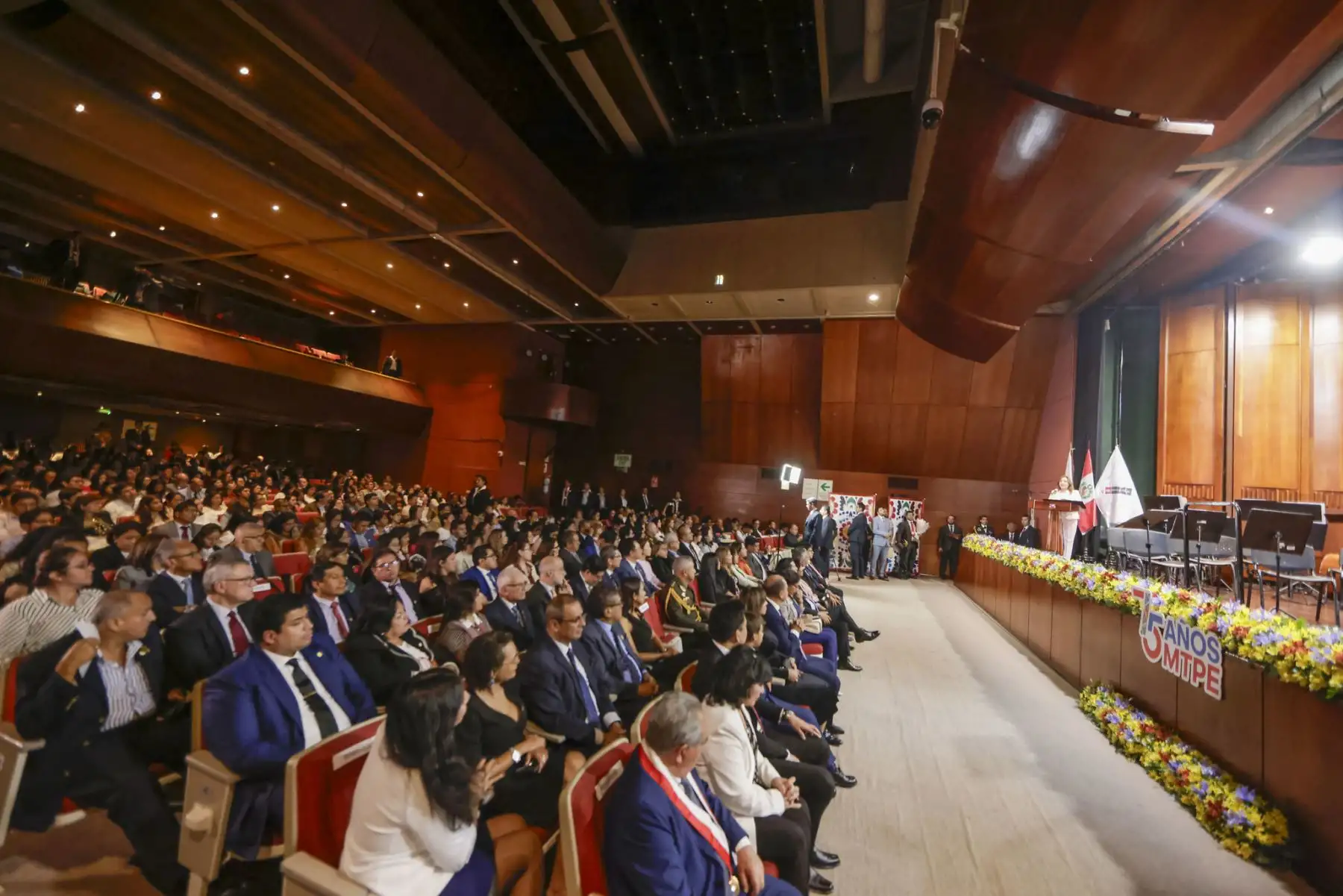La presidenta de la república, Dina Ercilia Boluarte Zegarra, participó en la ceremonia por el 75.° aniversario del Ministerio de Trabajo y Promoción del Empleo.
Foto: ANDINA/Prensa Presidencia