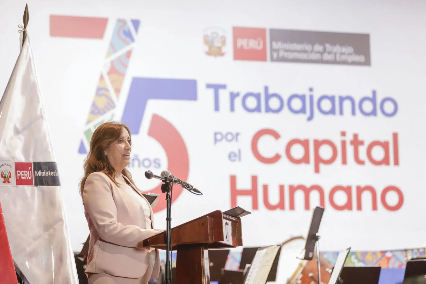 La presidenta de la república, Dina Ercilia Boluarte Zegarra, participó en la ceremonia por el 75.° aniversario del Ministerio de Trabajo y Promoción del Empleo.
Foto: ANDINA/Prensa Presidencia