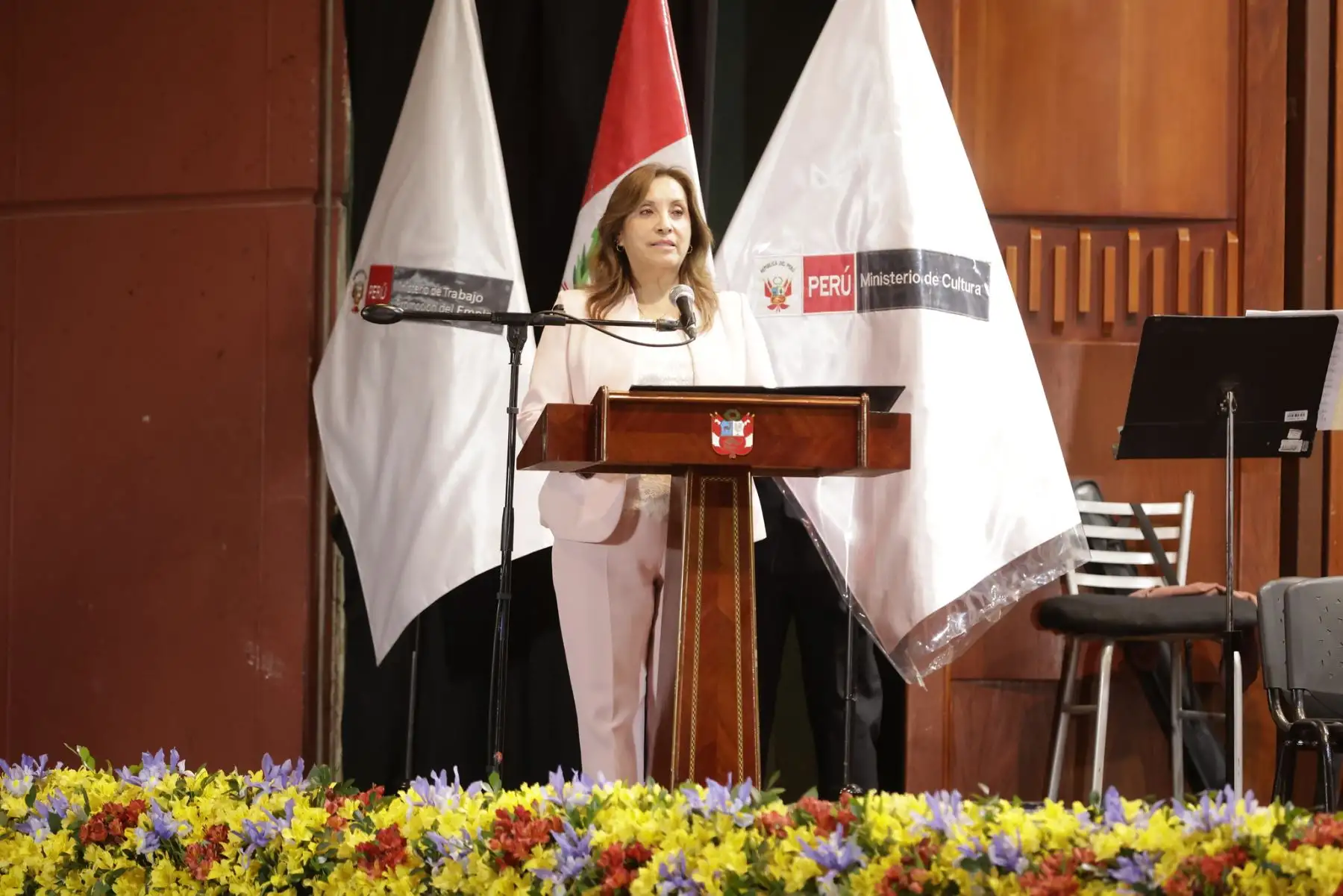 La presidenta de la república, Dina Ercilia Boluarte Zegarra, participó en la ceremonia por el 75.° aniversario del Ministerio de Trabajo y Promoción del Empleo.
Foto: ANDINA/Prensa Presidencia