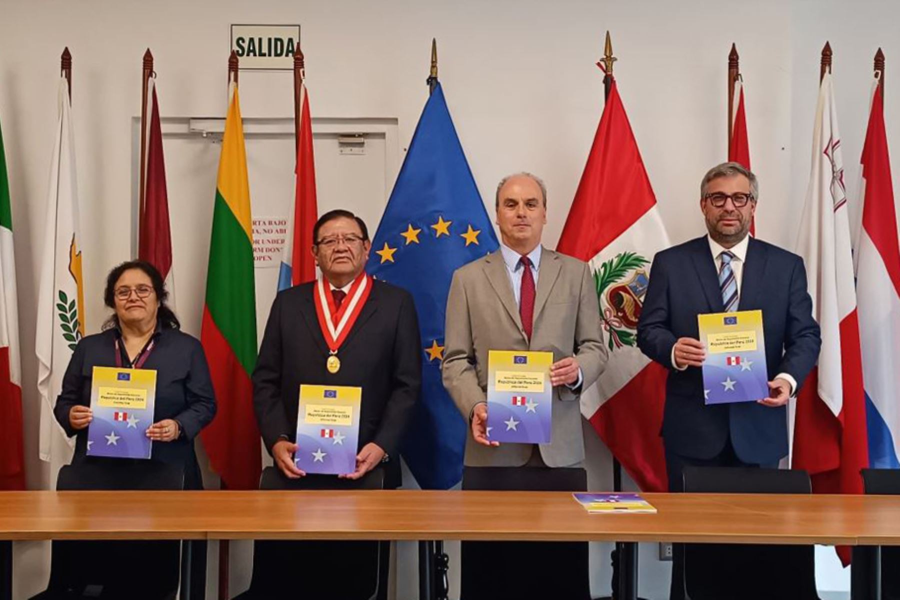 Peru EU Mission delivers report to electoral bodies News ANDINA