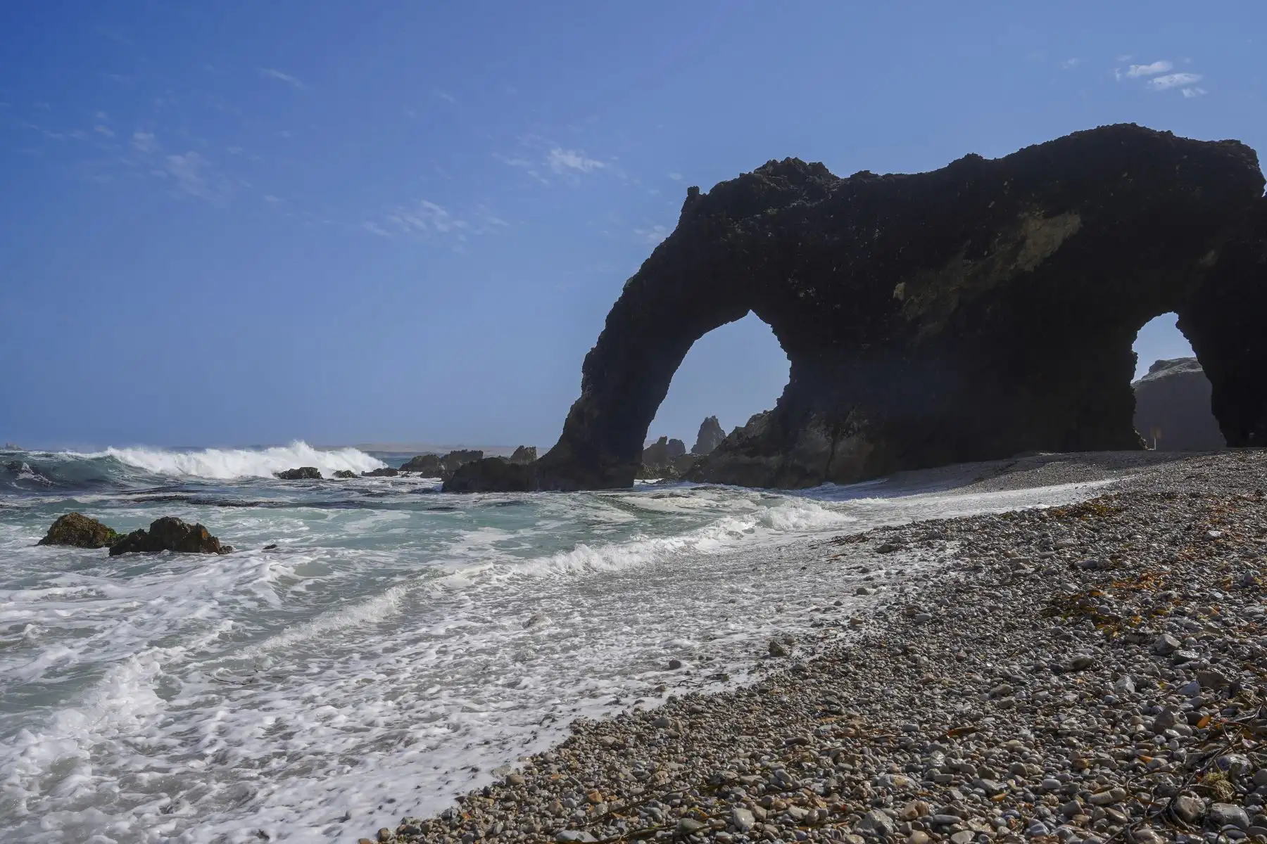 Ubicado en la provincia de Nasca, en la región Ica, el distrito de Marcona es un destino ideal para los turistas ávidos de conocer nuevos destinos y disfrutar de hermosas playas y deliciosa gastronomía a base de pescados y mariscos, dos razones para visitar este lugar.
Foto: ANDINA/Henry Bautista