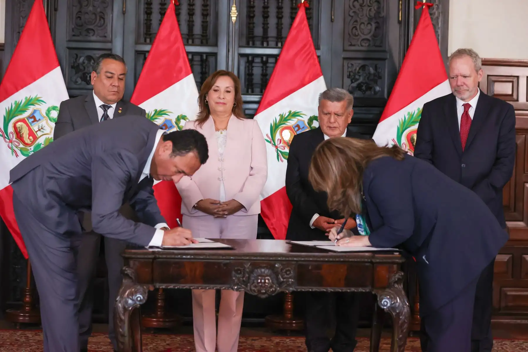 Presidenta Dina Boluarte lideró suscripción del acuerdo G2G para la contratación del servicio de asistencia técnica del proyecto Chavimochic tercera etapa. 
Foto: ANDINA/Prensa Presidencia