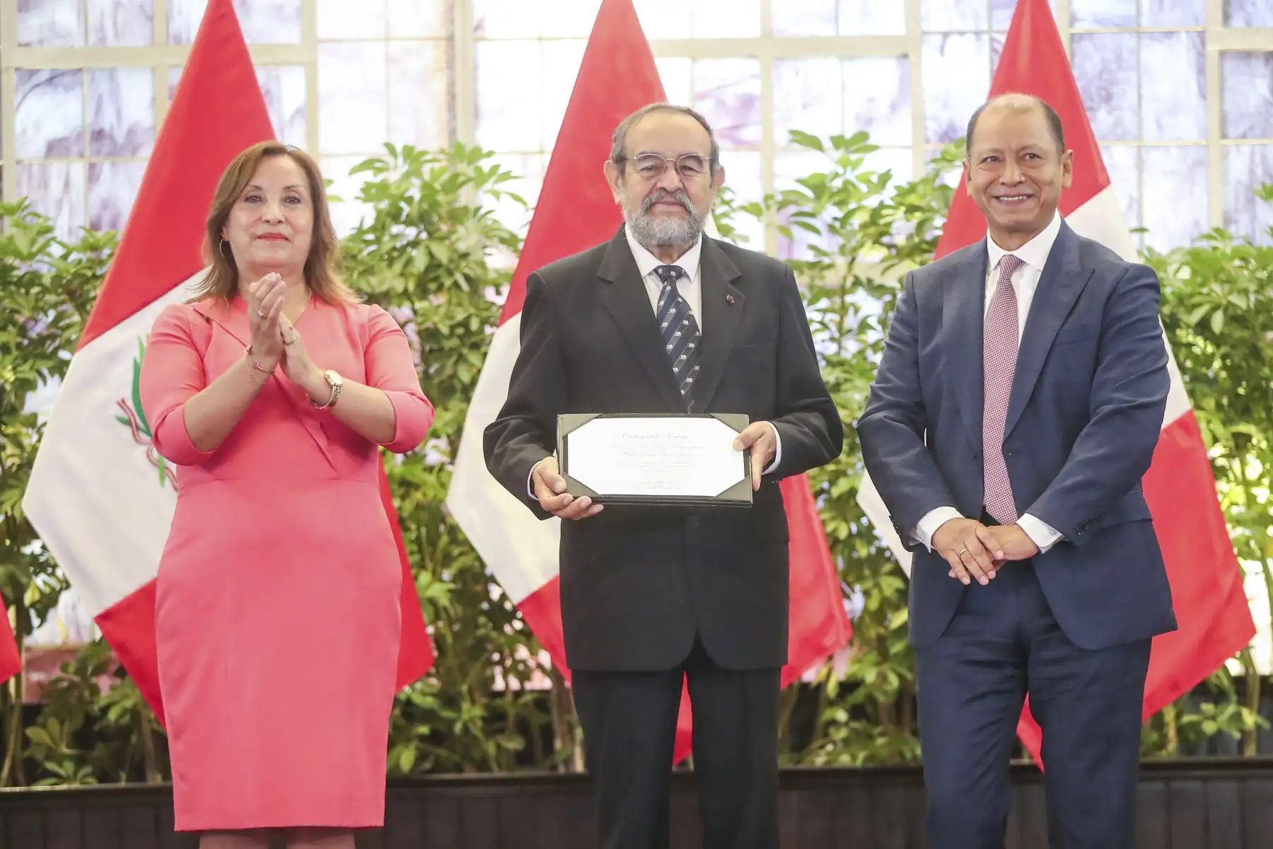 Presidenta de la República, Dina Ercilia Boluarte Zegarra, lideró la ceremonia de condecoración de la Orden del Trabajo 2024

Foto:ANDINA/Presidencia
