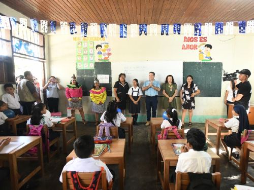 Más de 40 mype madereras de Ucayali proveerán de mobiliario escolar a colegios de esa región, informó el Ministerio de la Producción. ANDINA/Difusión