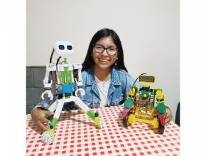 La estudiante arequipeña Andrea Huamán, becaria de la NASA, inventó un tercer modelo de robot para apoyar a niños con autismo. El proyecto fue premiado por la Agencia Especial de Estados Unidos. Foto: Rocío Méndez