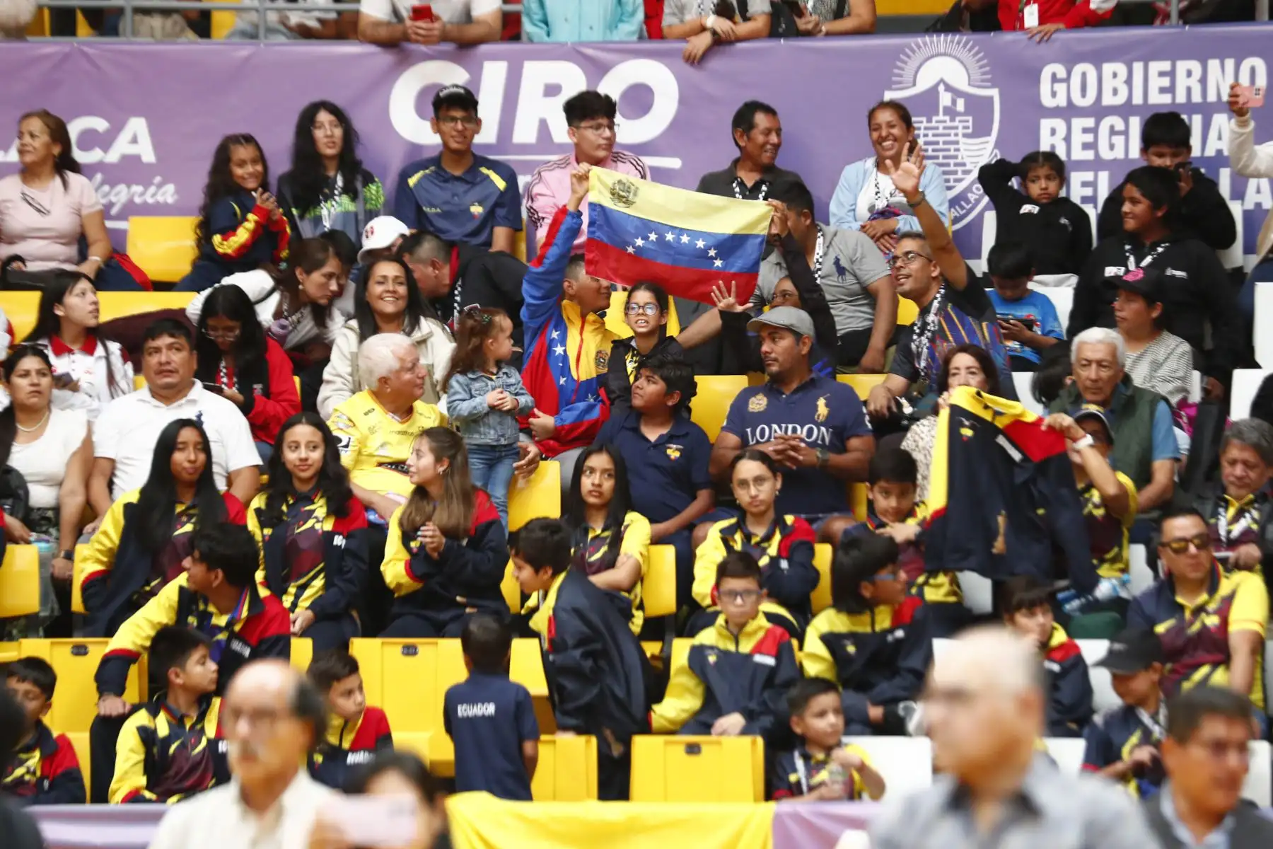 Con la participación de más de mil deportistas provenientes de 22 países, se inauguró oficialmente el Campeonato Mundial Escolar de Ajedrez FIDE–Perú 2024 en el Coliseo Miguel Grau, con la participación del ministro de Educación, Morgan Quero, y el gobernador regional del Callao, Ciro Castillo Rojo, entre otras autoridades. Foto: ANDINA/Daniel Bracamonte
