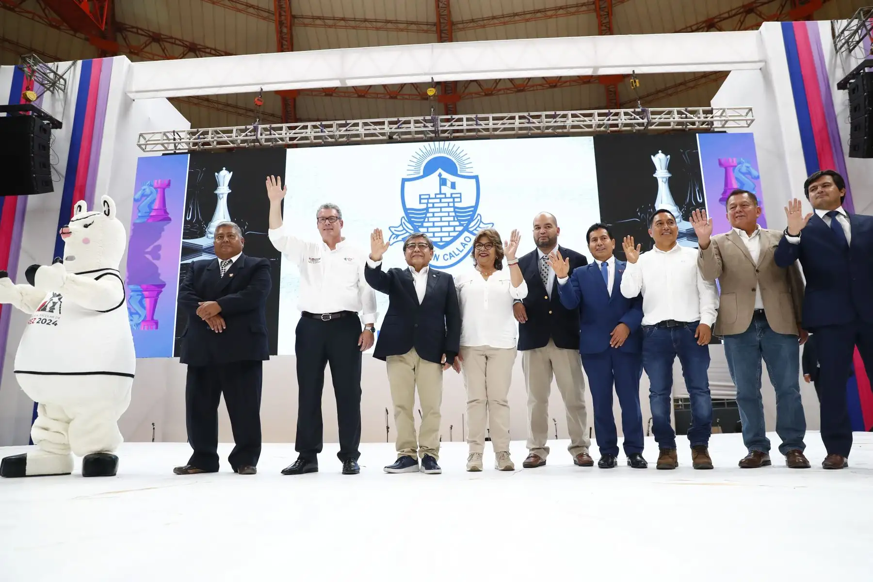 Con la participación de más de mil deportistas provenientes de 22 países, se inauguró oficialmente el Campeonato Mundial Escolar de Ajedrez FIDE–Perú 2024 en el Coliseo Miguel Grau, con la participación del ministro de Educación, Morgan Quero, y el gobernador regional del Callao, Ciro Castillo Rojo, entre otras autoridades. Foto: ANDINA/Daniel Bracamonte