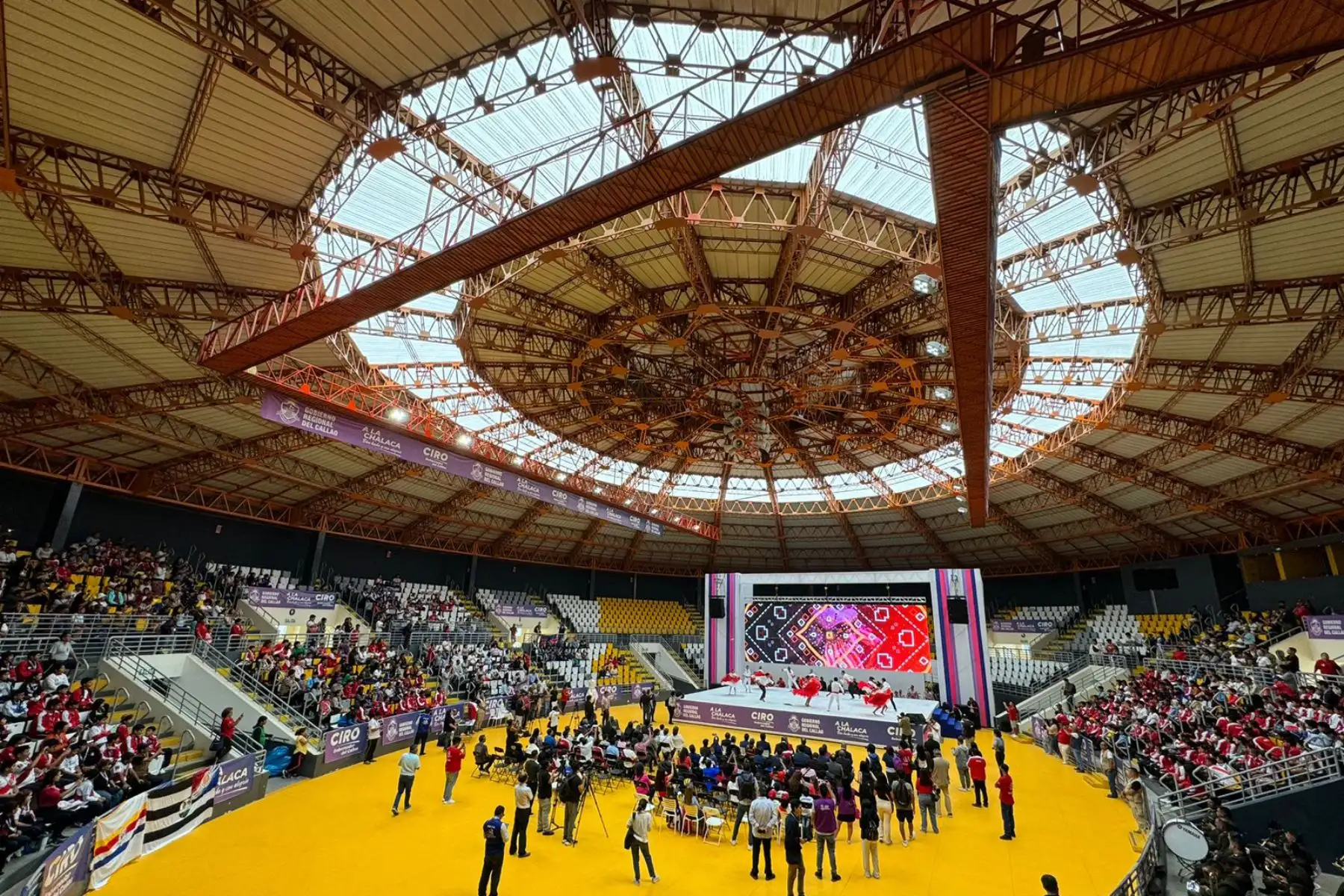 Con la participación de más de mil deportistas provenientes de 22 países, se inauguró oficialmente el Campeonato Mundial Escolar de Ajedrez FIDE–Perú 2024 en el Coliseo Miguel Grau, con la participación del ministro de Educación, Morgan Quero, y el gobernador regional del Callao, Ciro Castillo Rojo, entre otras autoridades. Foto: ANDINA/Daniel Bracamonte