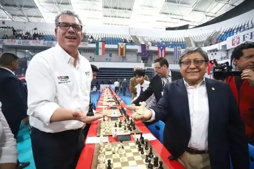El ministro Morgan Quero y el gobernador Ciro Castillo Rojo inauguraron el Campeonato Mundial Escolar de Ajedrez Fide Perú 2024.