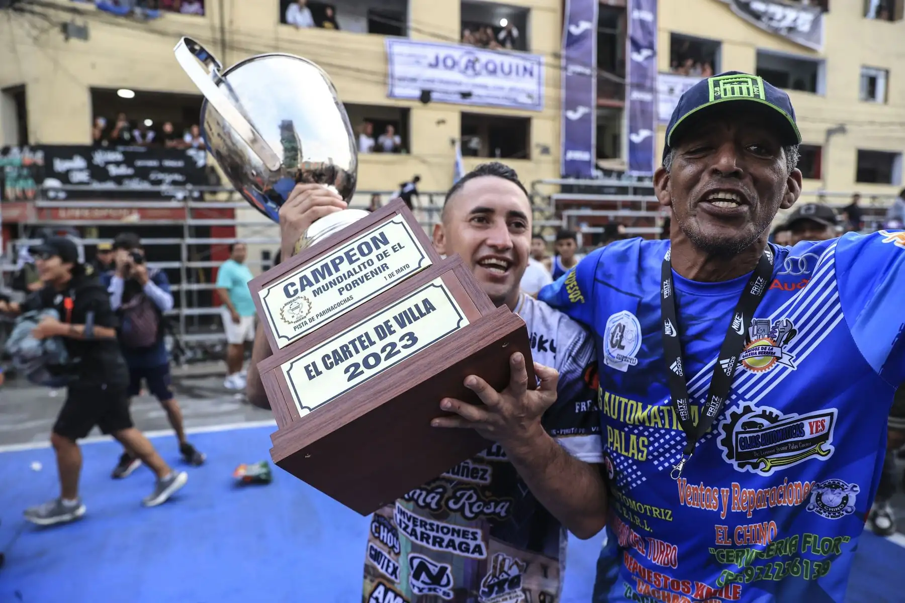 En la edición 73 del popular torneo de fútbol callejero que se disputa cada 1 de mayo para celebrar el Día del Trabajador en la cuadra seis del Jr. Parinacochas, en La Victoria, el equipo Purito Porvenir derrotó por 2 a 0 a El Bondy TF y se coronó campeón de este tradicional torneo relámpago de fútbol callejero.
Foto: ANDINA/Jhonel Rodríguez