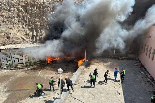Un incendio en el santuario de la Virgen de Chapi alarmó a los fieles que acudieron este miércoles a venerar a la Patrona de Arequipa. Foto: ANDINA/Difusión.