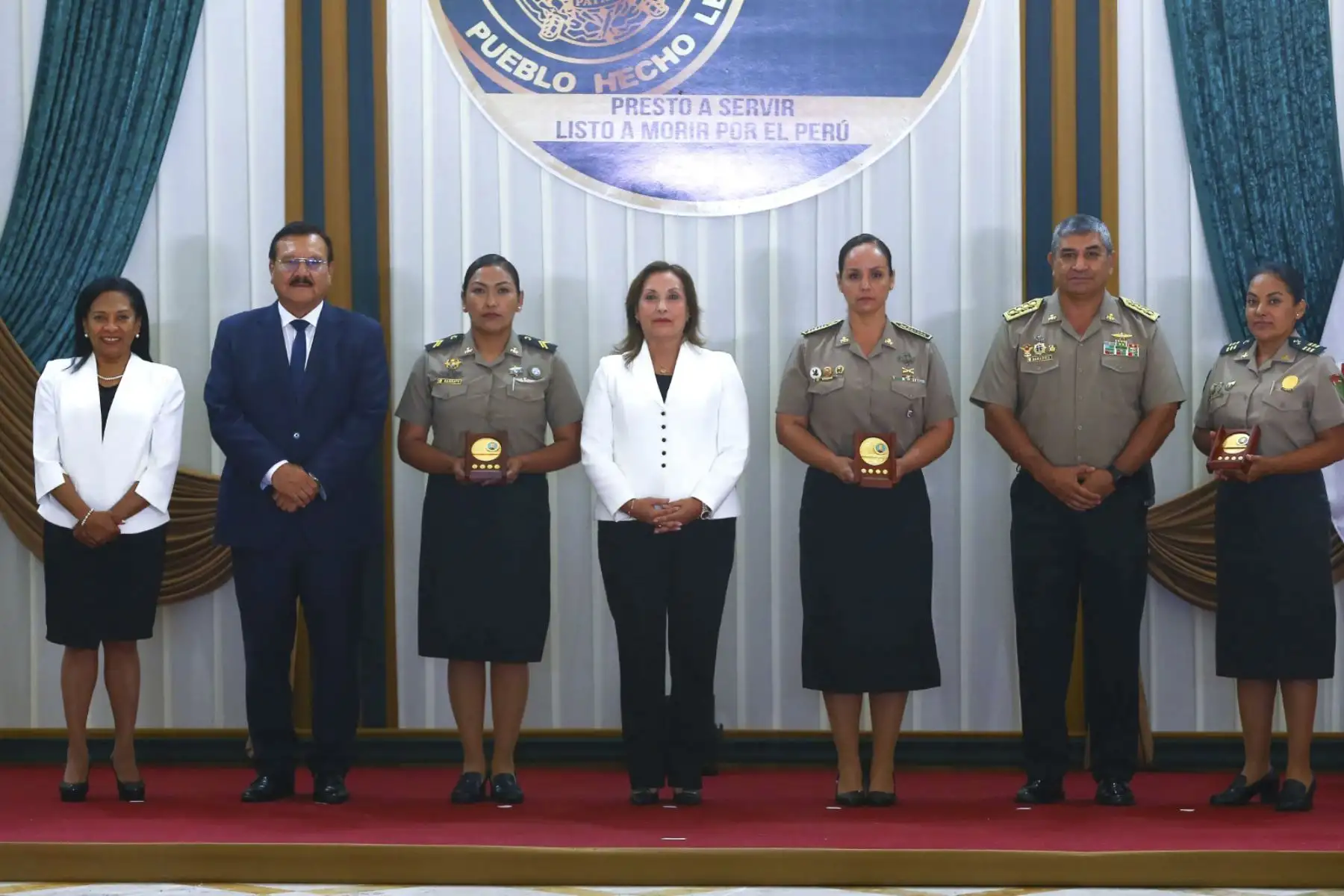 La presidenta de la república, Dina Boluarte, participa en la conmemoración del Día de la Mujer Policía, que se desarrolla en la sede del Ministerio del Interior.

Foto: ANDINA/Eddy Ramos