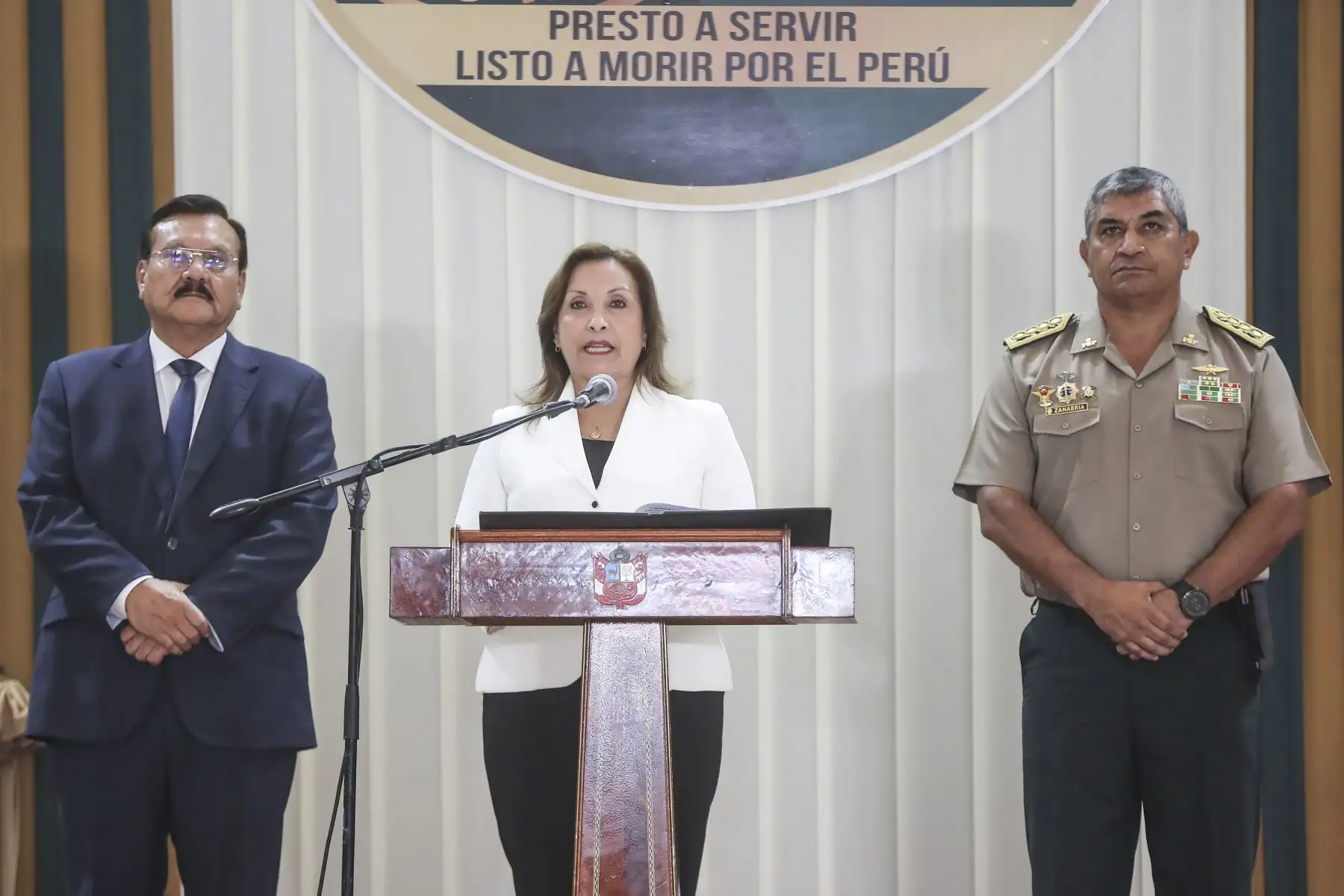 Presidenta Dina Boluarte participa en la ceremonia de conmemoración del Día de la Mujer Policía. Foto: Presidencia