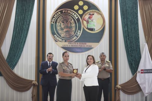 Presidenta Boluarte encabeza ceremonia por el Día de la Mujer Policía