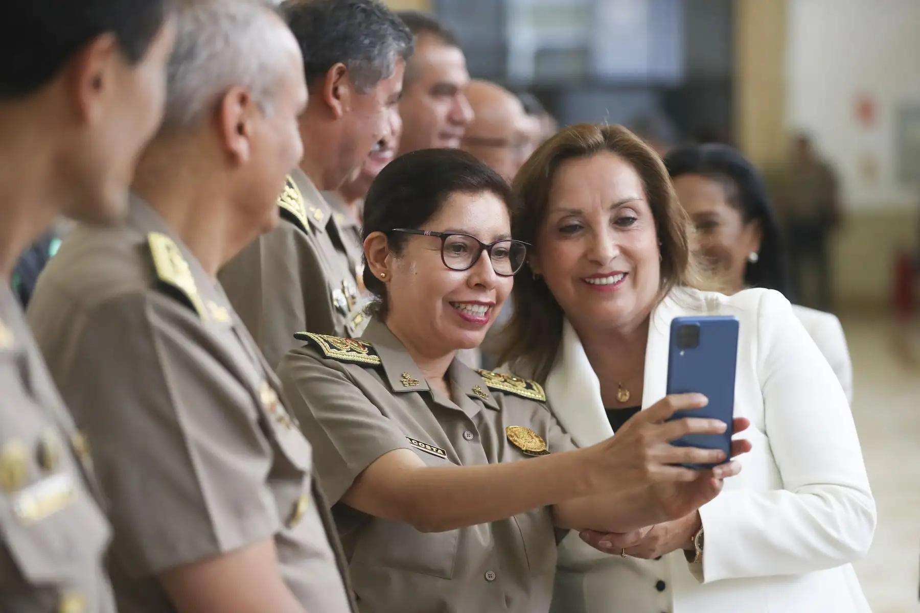 Presidenta Dina Boluarte participa en la ceremonia de conmemoración del Día de la Mujer Policía. Foto: Presidencia