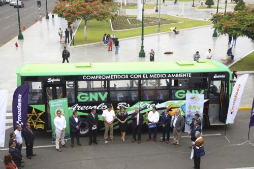El GNV brinda una autonomía para que los buses recorran 350 kilómetros y, al ser amigable con el medioambiente, produce 30 % menos de emisiones CO2. Foto: ANDINA/Difusión