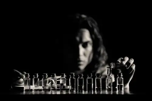 Miradas en el camino: exposición fotográfica creativa desde el lente de los jóvenes.