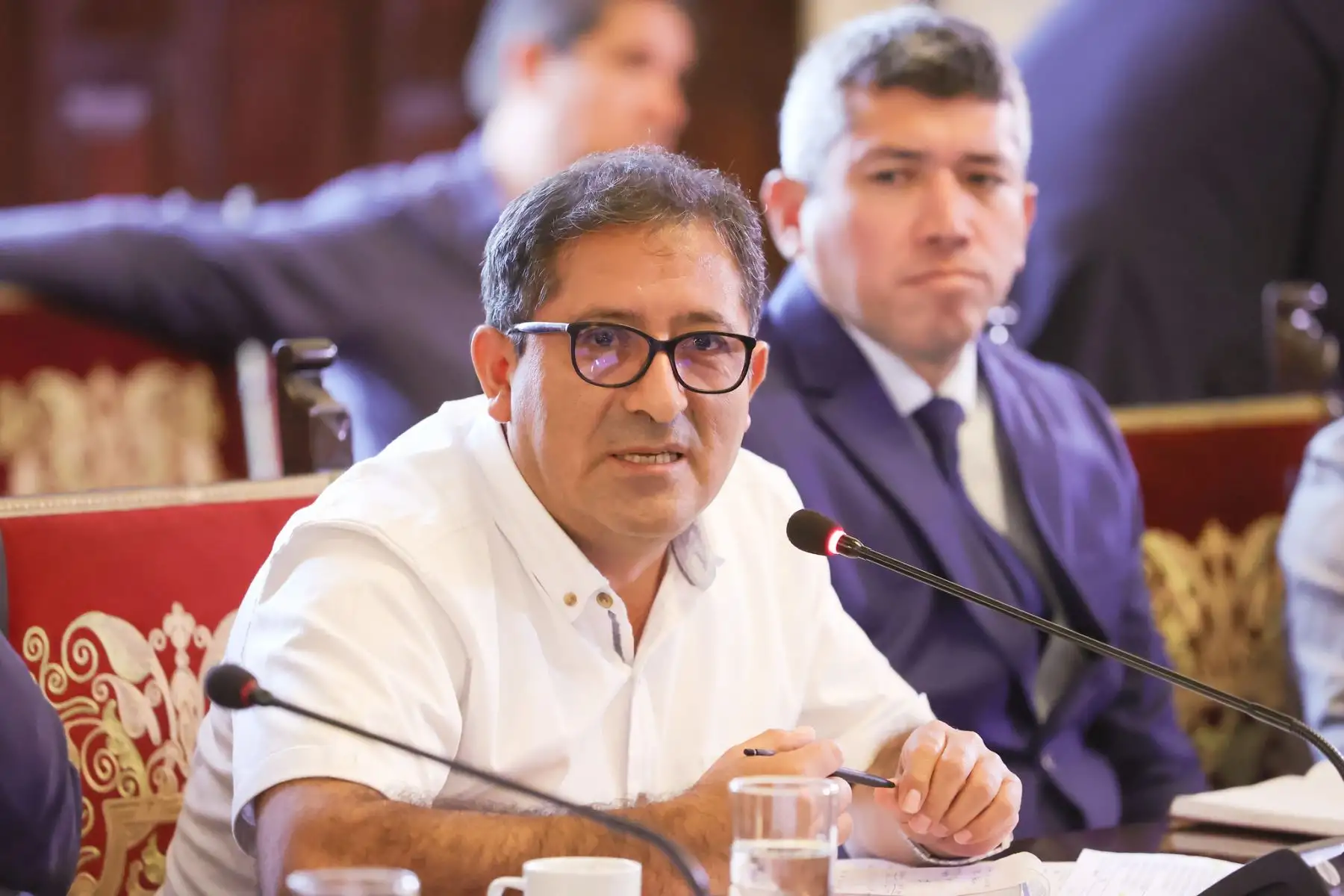 A fin de coordinar el destrabe de diversos proyectos, la presidenta de la República, Dina Boluarte, se reunió con el gobernador regional de Lambayeque, Jorge Pérez y autoridades de la región, en Palacio Gobierno.
Foto: ANDINA/Presidencia Perú