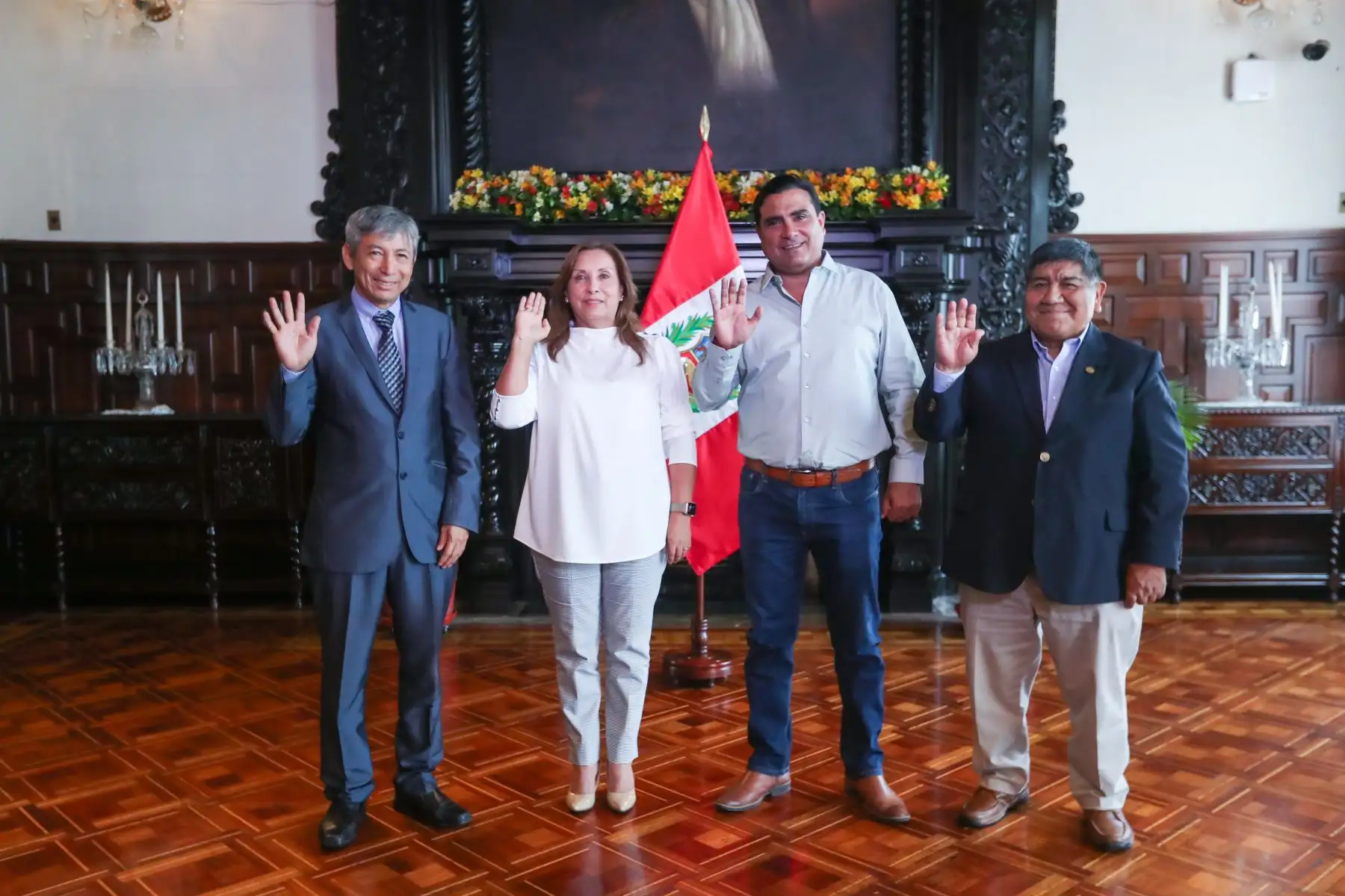 Presidenta de la república, Dina Boluarte Zegarra, y ministros de Estado sostuvieron una reunión de trabajo con el gobernador regional y autoridades de Piura en Palacio de Gobierno.
Foto: ANDINA/Presidencia Perú