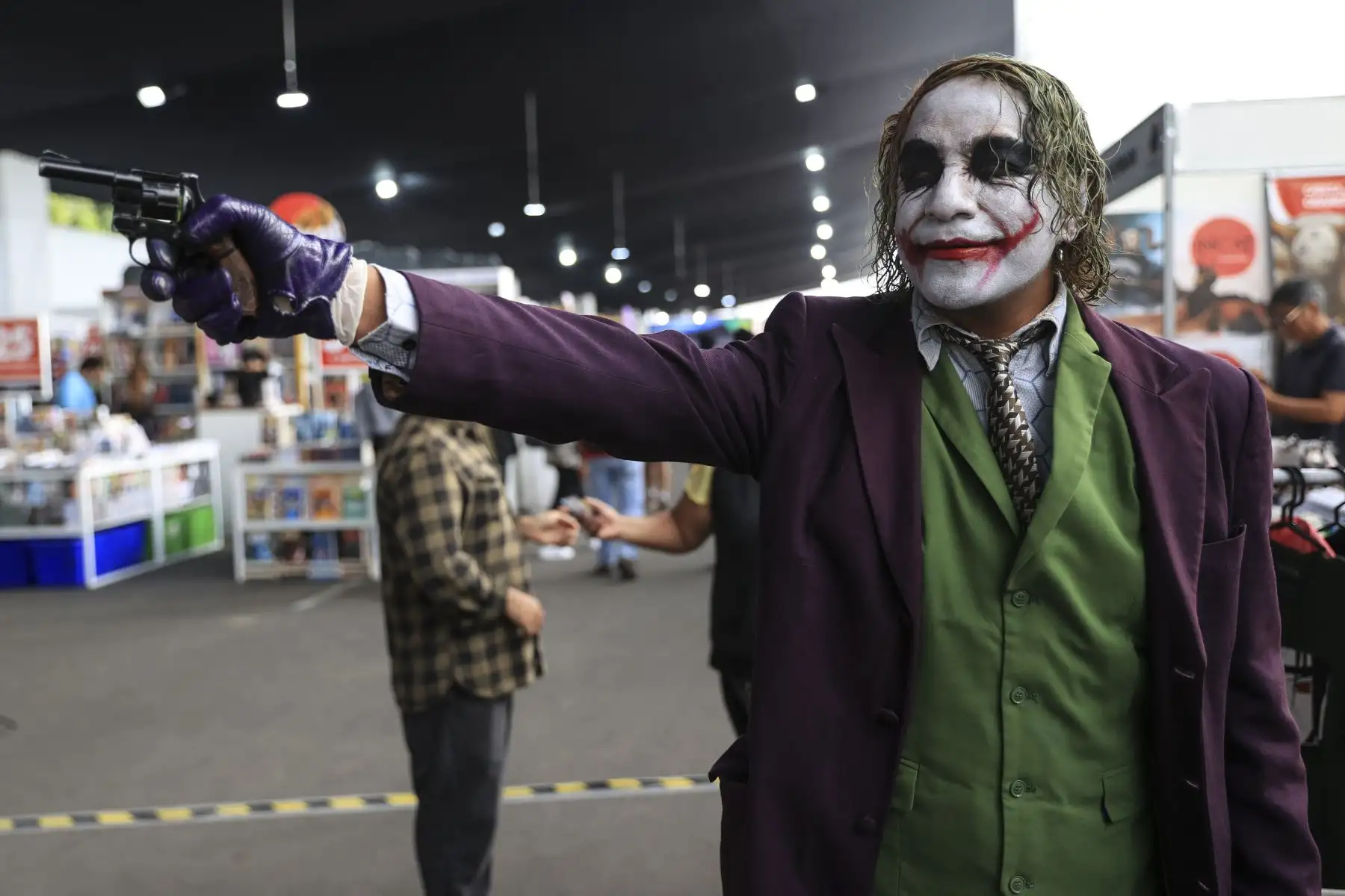 El Día del Cómic Festival se realiza en Campo de Marte con la presencia de miles de personas amantes de los cómic y de todas las edades. Artistas nacionales y extranjeros así como cosplayers participan de este importante festival. Foto: ANDINA/Jhonel Rodríguez Robles