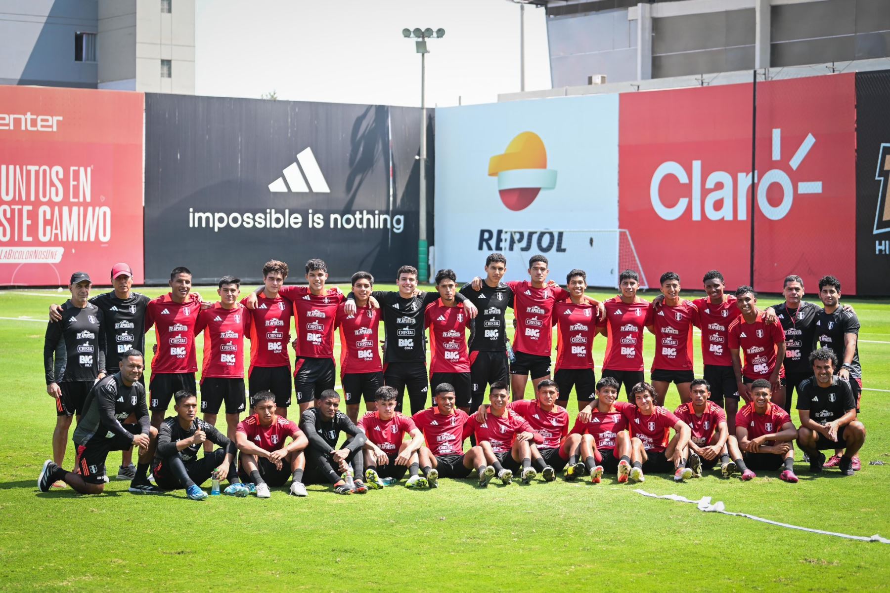 Selección peruana Sub 20 entrenando en la Videna.