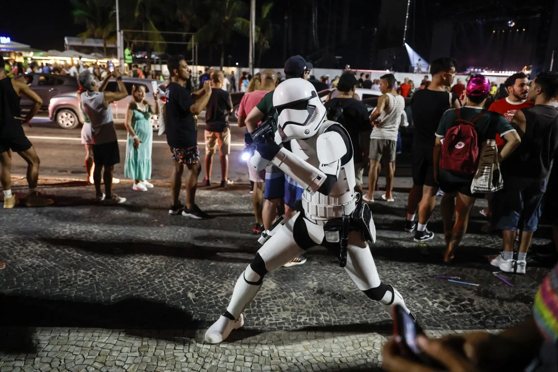 Una persona disfrazada de Stormtrooper, de la saga 