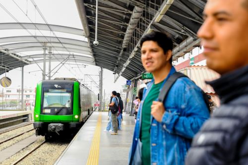 Metro de Lima: conoce qué objetos no están permitidos de ingresar a los trenes. Foto: ANDINA/Difusión.