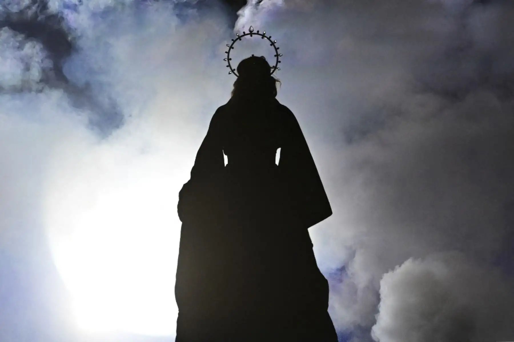 La estrella del pop estadounidense Madonna actúa en el escenario durante un concierto gratuito en la playa de Copacabana en Río de Janeiro, Brasil, el 4 de mayo de 2024. Madonna finalizó su "The Celebration Tour" con una actuación a la que asistieron alrededor de 1,6 millones de entusiastas fans. Foto: AFP