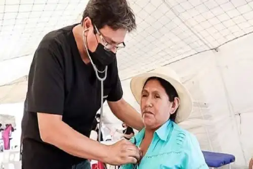 El cambio del clima está influyendo en la aparición de otras infecciones como las respiratorias, además de la persistencia del dengue Foto: Minsa.