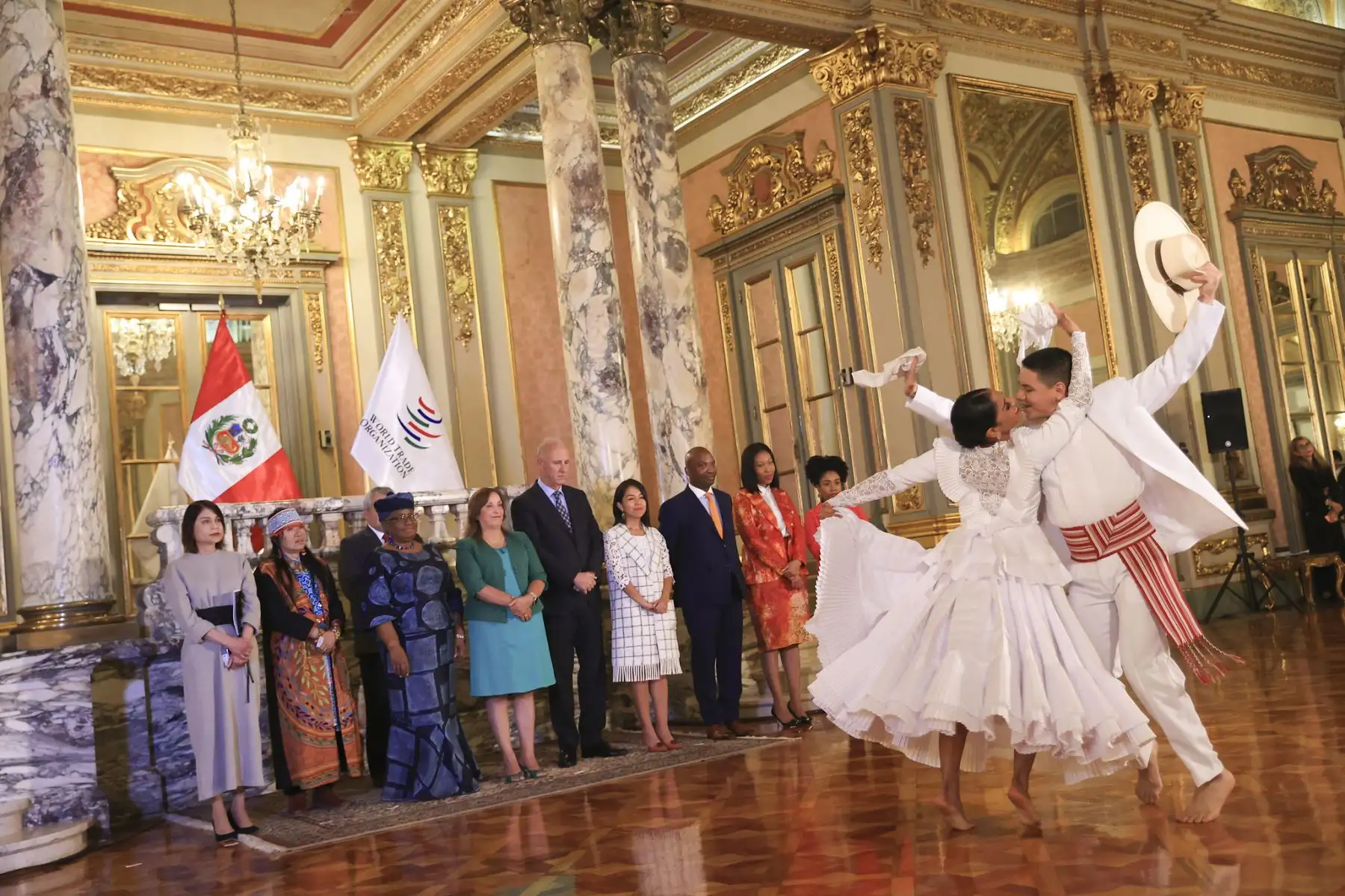 La presidenta Dina Boluarte se reunió con la directora general de la Organización Mundial del Comercio (OMC), Ngozi Okonjo-Iweala. Foto: ANDINA/ Prensa Presidencia