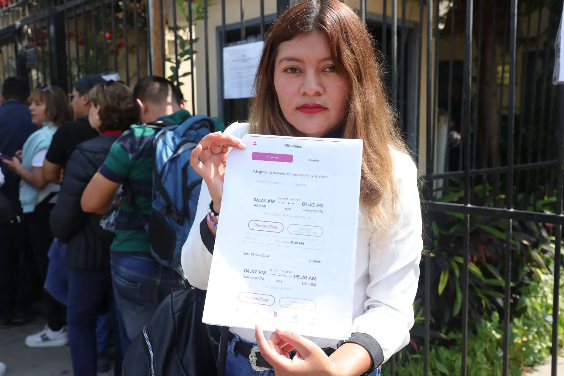 Coral Bravo tiene un pasaje para el 12 de mayo y entre otras exigencias, le piden una bolsa de viaje de 17 mil soles con saldo fijo de mínimo 3 meses en el banco.  Foto: ANDINA/Melina Mejía