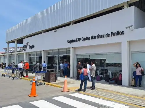 El mal tiempo que se presenta en el litoral de la provincia de Trujillo obligó a cancelar hoy los vuelos programados en el aeropuerto Carlos Martínez de Pinillos. ANDINA/Difusión