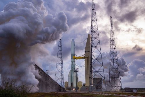 La Agencia Espacial Europea prepara el lanzamiento de Ariane 6, lo que marcará un hito en su tecnología aeroespacial.