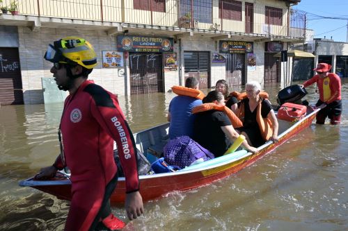 Alrededor de 83 fallecidos y 129 mil damnificados tras las recientes inundaciones en Brasil