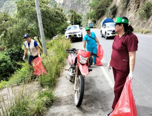 El personal de salud de Cajamarca lidera jornada de recojo de inservibles para prevenir el dengue en esa región. ANDINA/Difusión