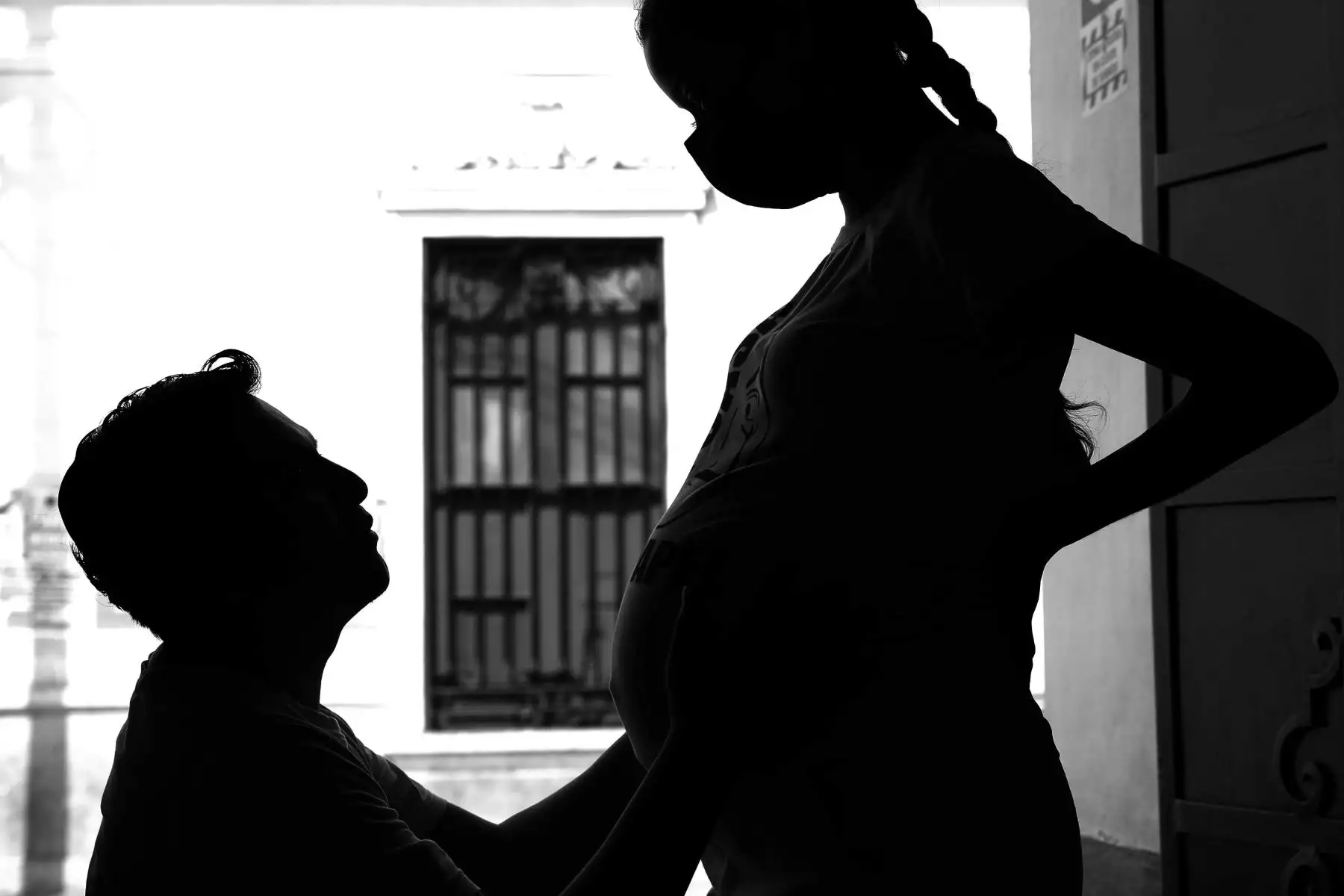 Cientos de jóvenes adolescentes embarazadas acuden a la Unidad Ambulatoria del Servicio de Adolescencia del Instituto Nacional Materno Perinatal (ex Maternidad de Lima), para sus consultas prenatal y para recibir orientación sobre su futuro como madres.    Foto: ANDINA/Daniel Bracamonte