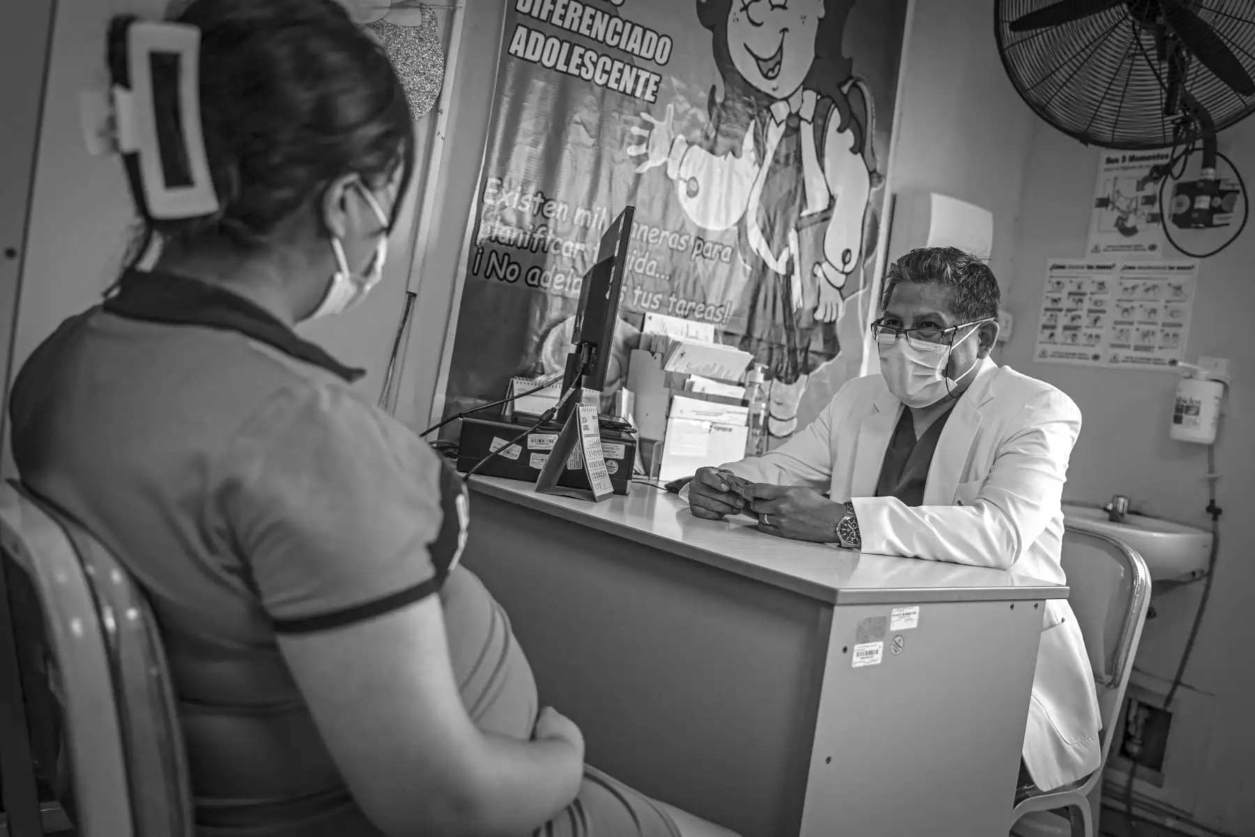 Este es el Servicio de Madres Adolescentes del Hospital Nacional Docente Madre Niño San Bartolomé, ubicado en el Cercado de Lima, a donde acuden jóvenes adolescentes embarazadas para recibir orientación sobre su futuro como madres. Foto: ANDINA/Andrés Valle