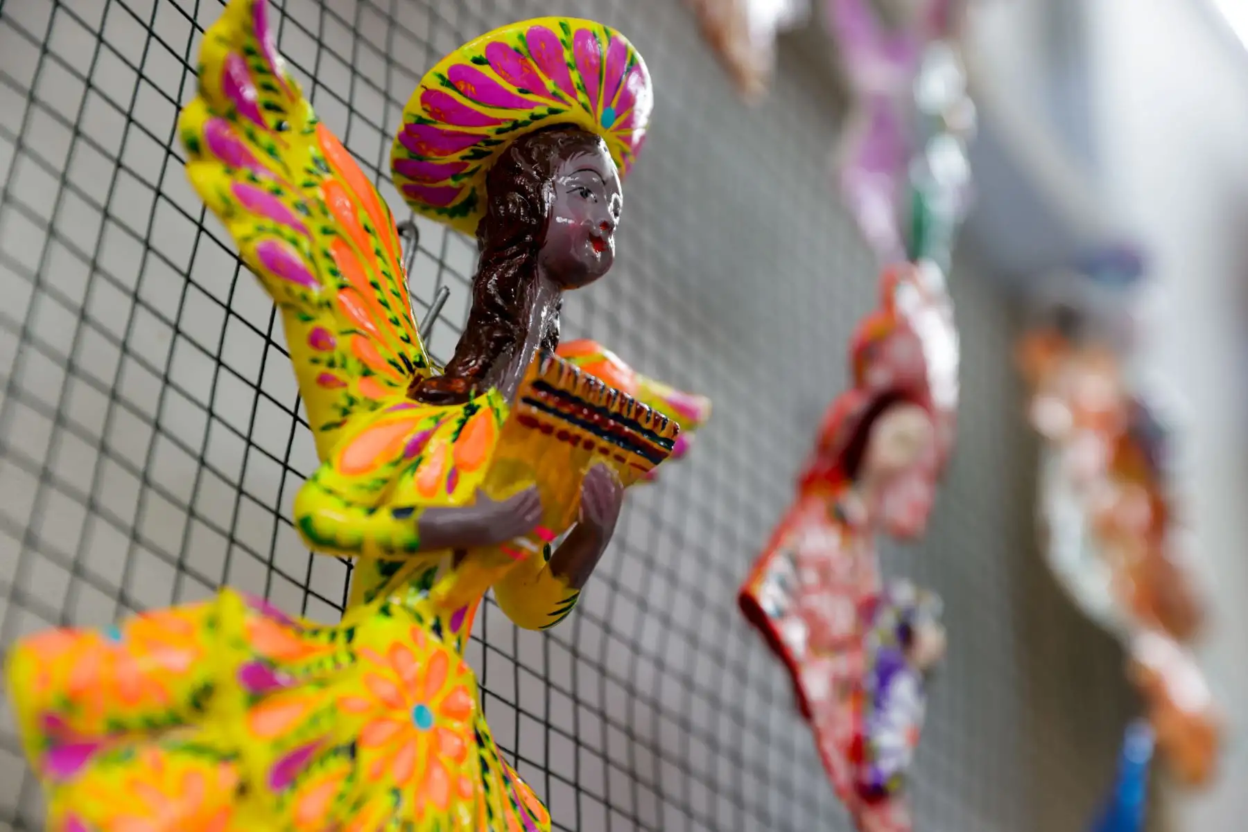 Con el nombre de Pachamama, en honor a la madre tierra y alusiva al Día de la Madre, los asistentes podrán encontrar una amplia variedad de regalos artesanales.
Foto: ANDINA / Luis Iparraguirre