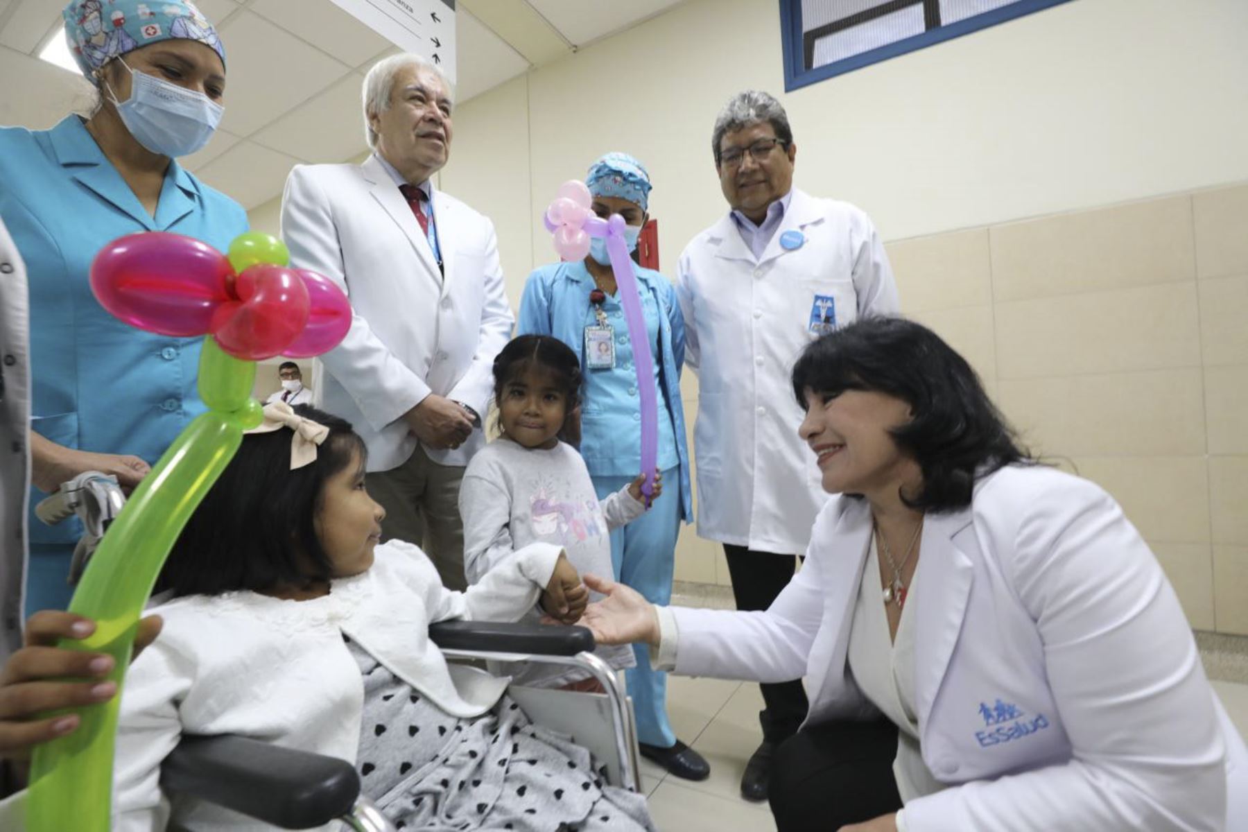 Gracias a este acto de solidaridad y luego de casi seis horas de operación realizadas en simultáneo, las pequeñas verán mejoras en su calidad de vida. Foto: ANDINA/Difusión