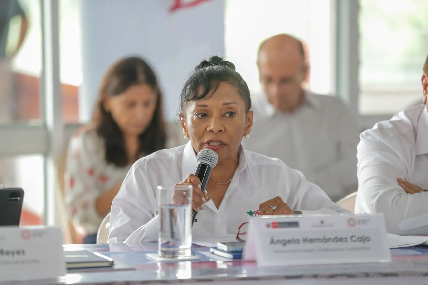 Desde Iquitos, la ministra de la Mujer y Poblaciones Vulnerables, Ángela Hernández Cajo, participa en la mesa de trabajo "Articulación para el desarrollo y la reactivación económica de Loreto", junto al jefe del Gabinete y demás ministros. Foto: ANDINA/PCM