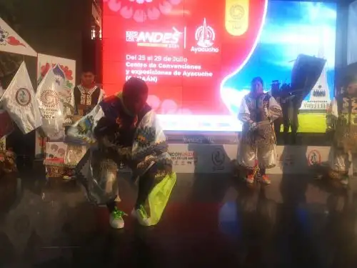 La feria Expo Perú Los Andes Ayacucho 2024 edición Bicentenario, que se celebrará en la ciudad de Ayacucho, espera recibir más de 40,000 visitantes y generar negocios por más de S/ 70 millones. ANDINA/Difusión