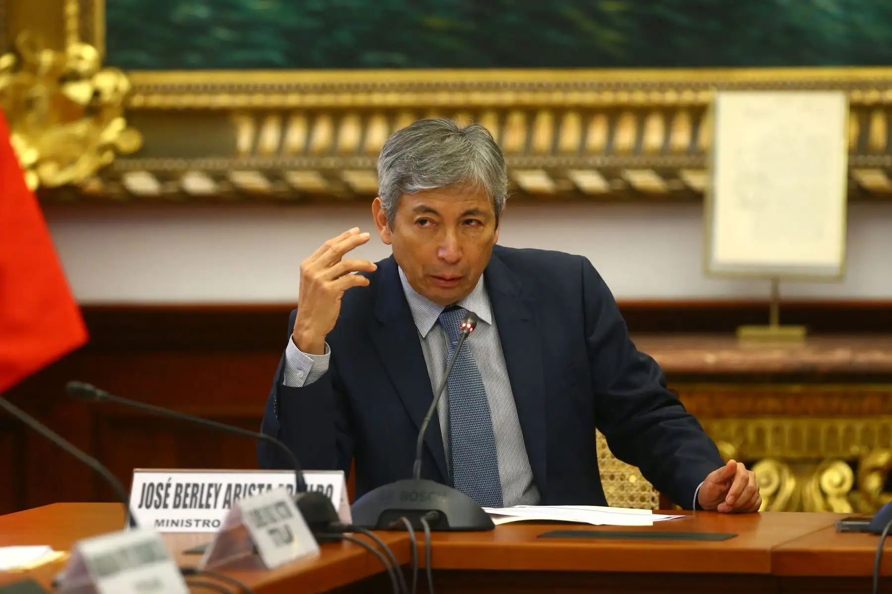 Presentación del ministro de Economía, José Arista, en la sesión extraordinaria de la Comisión de Economía del Congreso de la República. Los miembros de la comisión tratan sobre la propuesta de predictamen que propone la “Ley de modernización del Sistema Previsional Peruano”. Foto: Andina/ Eddy Ramos