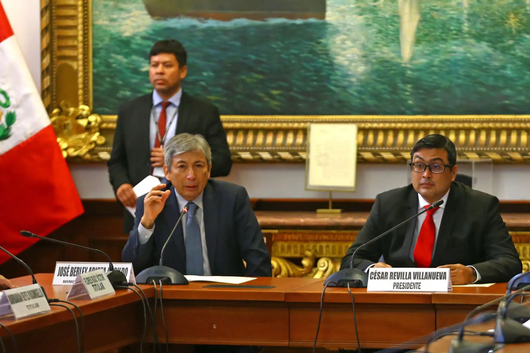 Presentación del ministro de Economía, José Arista, en la sesión extraordinaria de la Comisión de Economía del Congreso de la República. Los miembros de la comisión tratan sobre la propuesta de predictamen que propone la “Ley de modernización del Sistema Previsional Peruano”. Foto: Andina/ Eddy Ramos