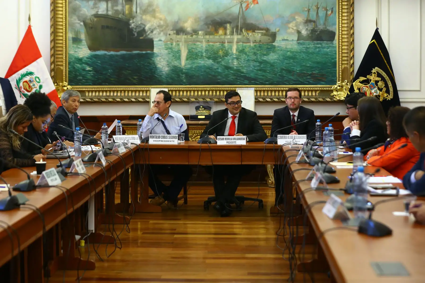 Presentación del ministro de Economía, José Arista, en la sesión extraordinaria de la Comisión de Economía del Congreso de la República. Los miembros de la comisión tratan sobre la propuesta de predictamen que propone la “Ley de modernización del Sistema Previsional Peruano”. Foto: Andina/ Eddy Ramos