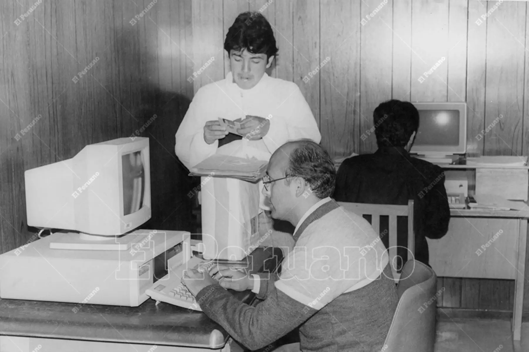 Lima - 14 octubre 1991 / Biblioteca de la Universidad Nacional Mayor de San Marcos. Foto: Archivo Histórico de El Peruano / Norman Córdova
