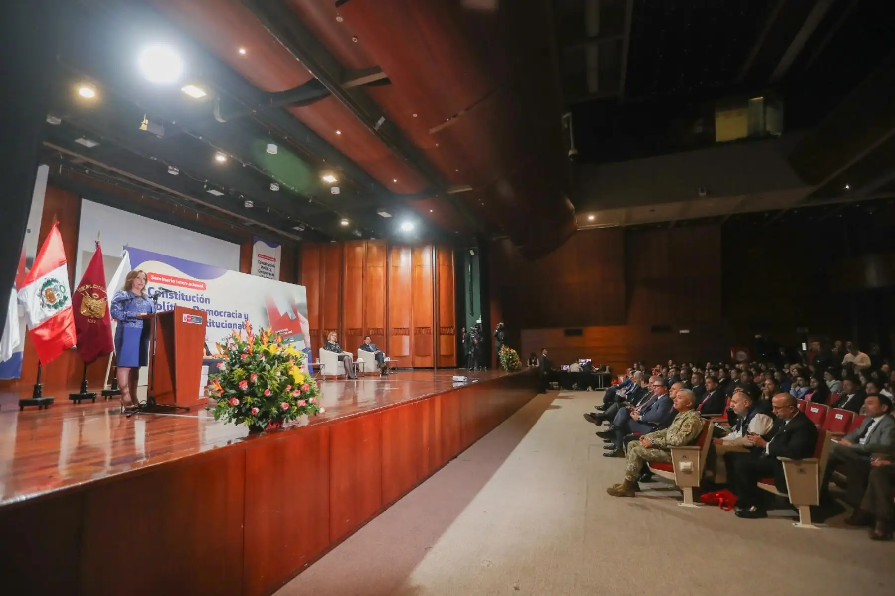 La presidenta de la república, Dina Boluarte, participó en la ceremonia de inauguración del seminario internacional ‘Constitución Política, Democracia y Valores Institucionales’. Foto: ANDINA/Prensa Presidencia