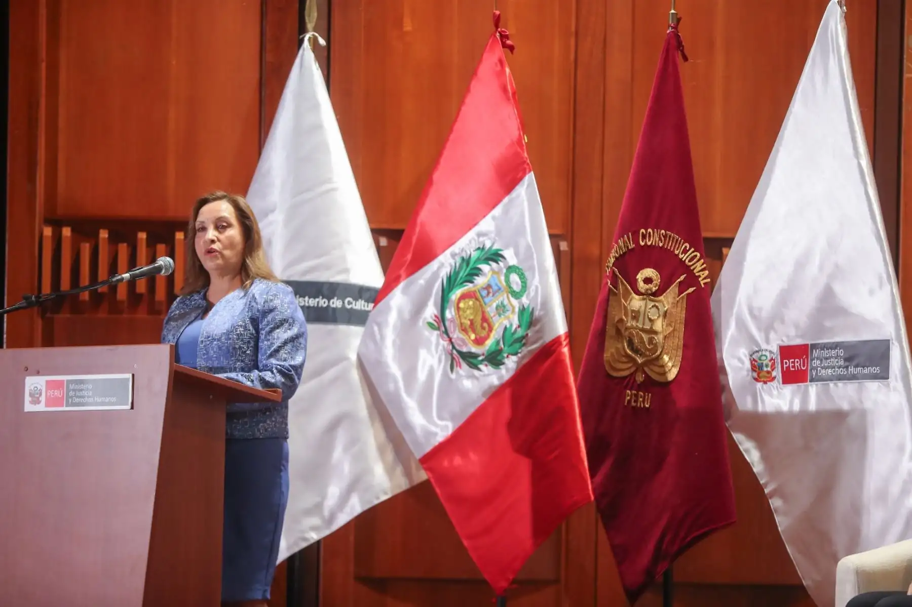 La presidenta de la república, Dina Boluarte, participó en la ceremonia de inauguración del seminario internacional ‘Constitución Política, Democracia y Valores Institucionales’. Foto: ANDINA/Prensa Presidencia