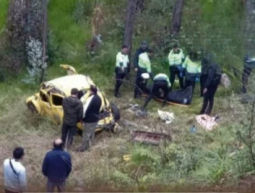 Un nuevo accidente de tránsito se registró hoy en la región Cajamarca. Un auto Volkswagen sufrió un despiste y tres de ocupantes fallecieron y otros dos resultaron heridos, informó la Policía.